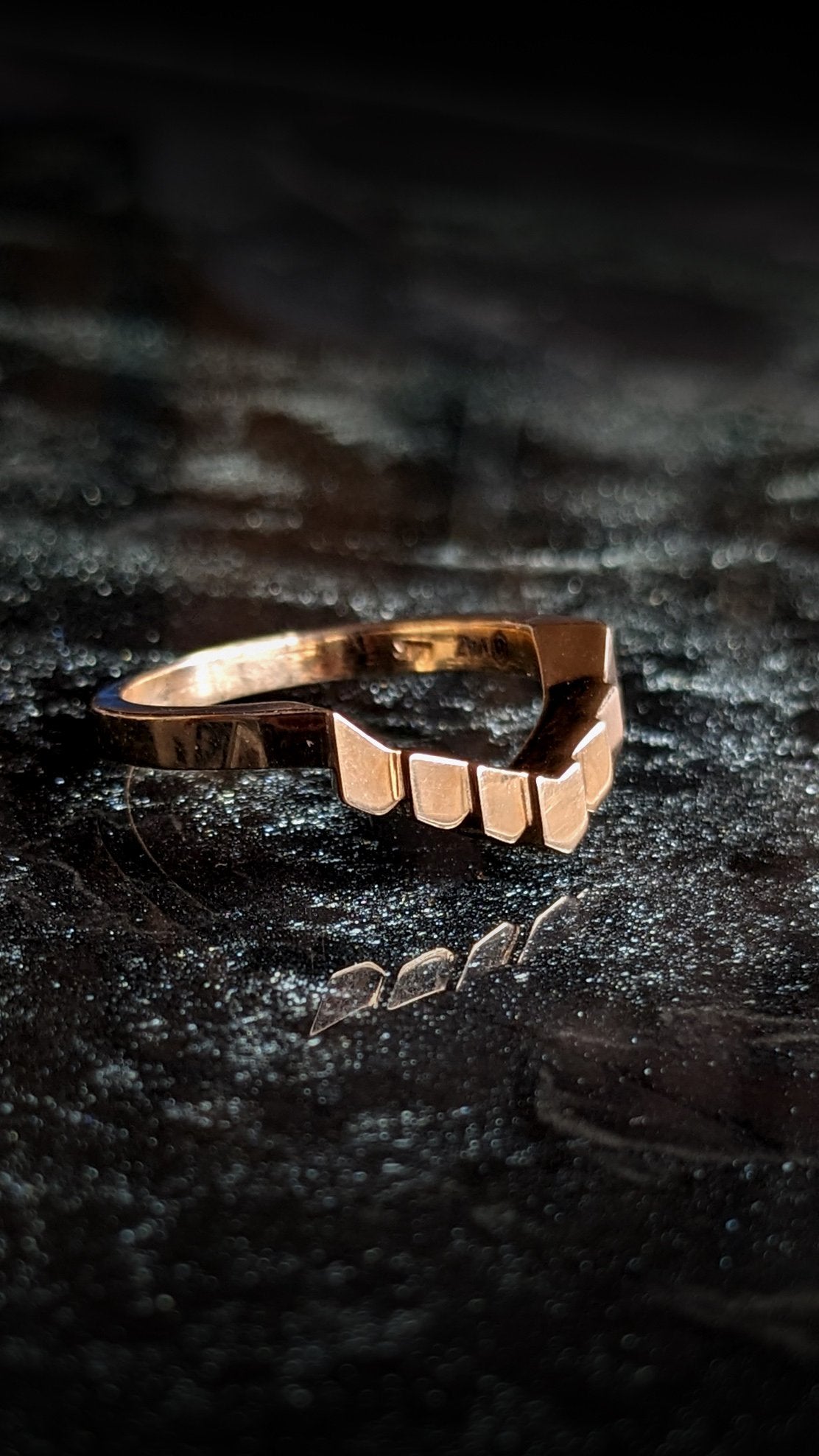 Adriel Stepped Contour Band