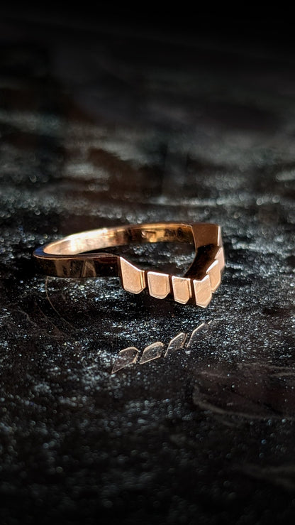 Adriel Stepped Contour Band