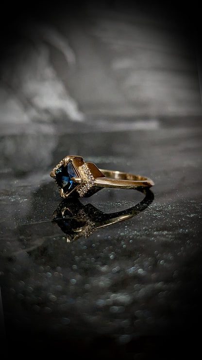 Andromeda Australian Sapphire Chevron Halo