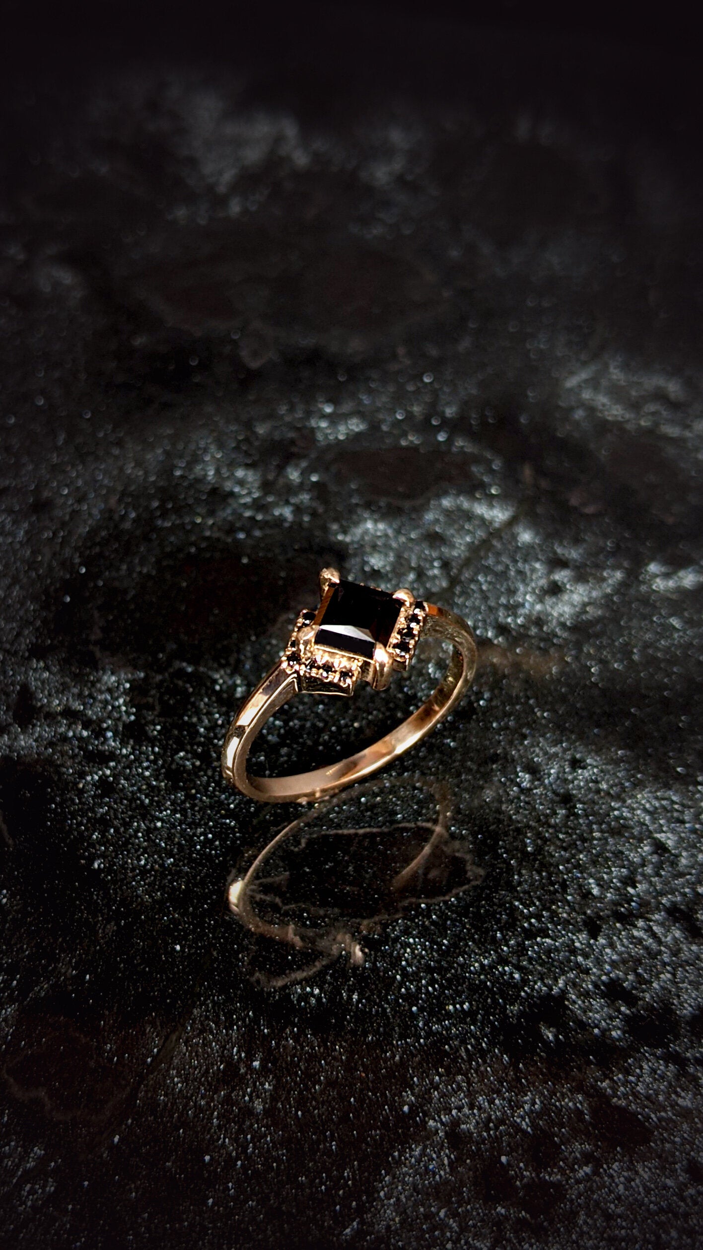 Andromeda Black Spinel Chevron Halo