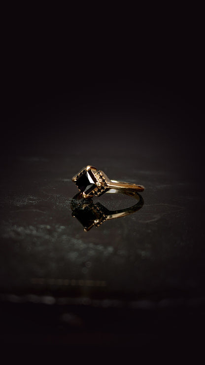 Andromeda Black Spinel Chevron Halo