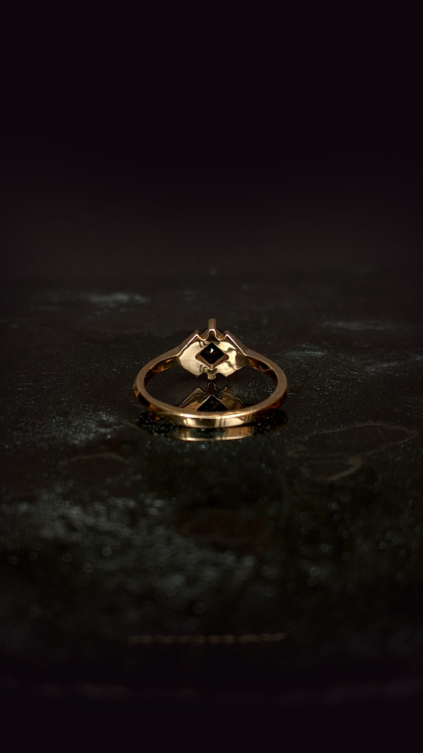 Andromeda Black Spinel Chevron Halo