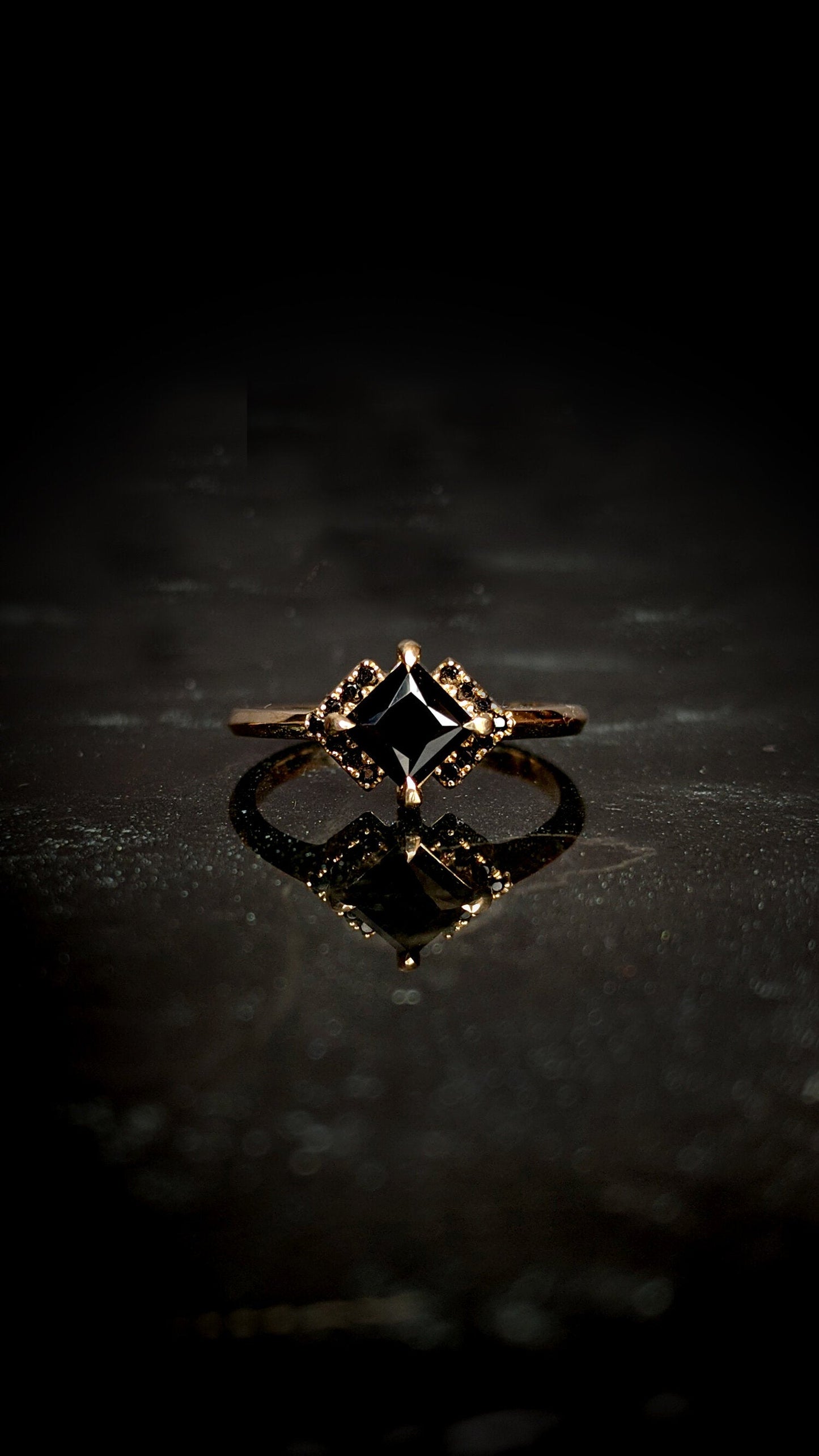 Andromeda Black Spinel Chevron Halo