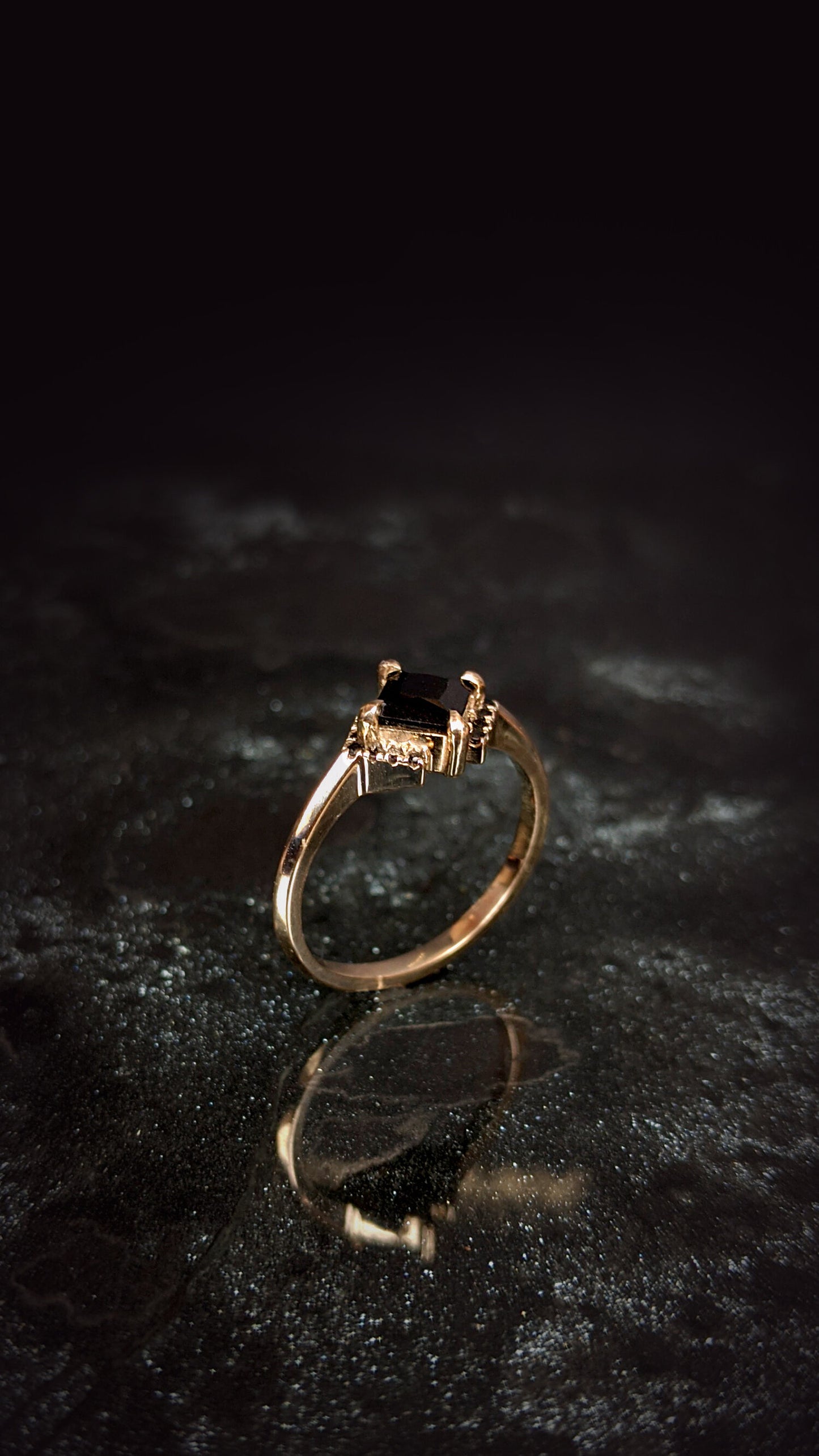 Andromeda Black Spinel Chevron Halo