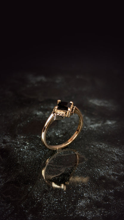 Andromeda Black Spinel Chevron Halo