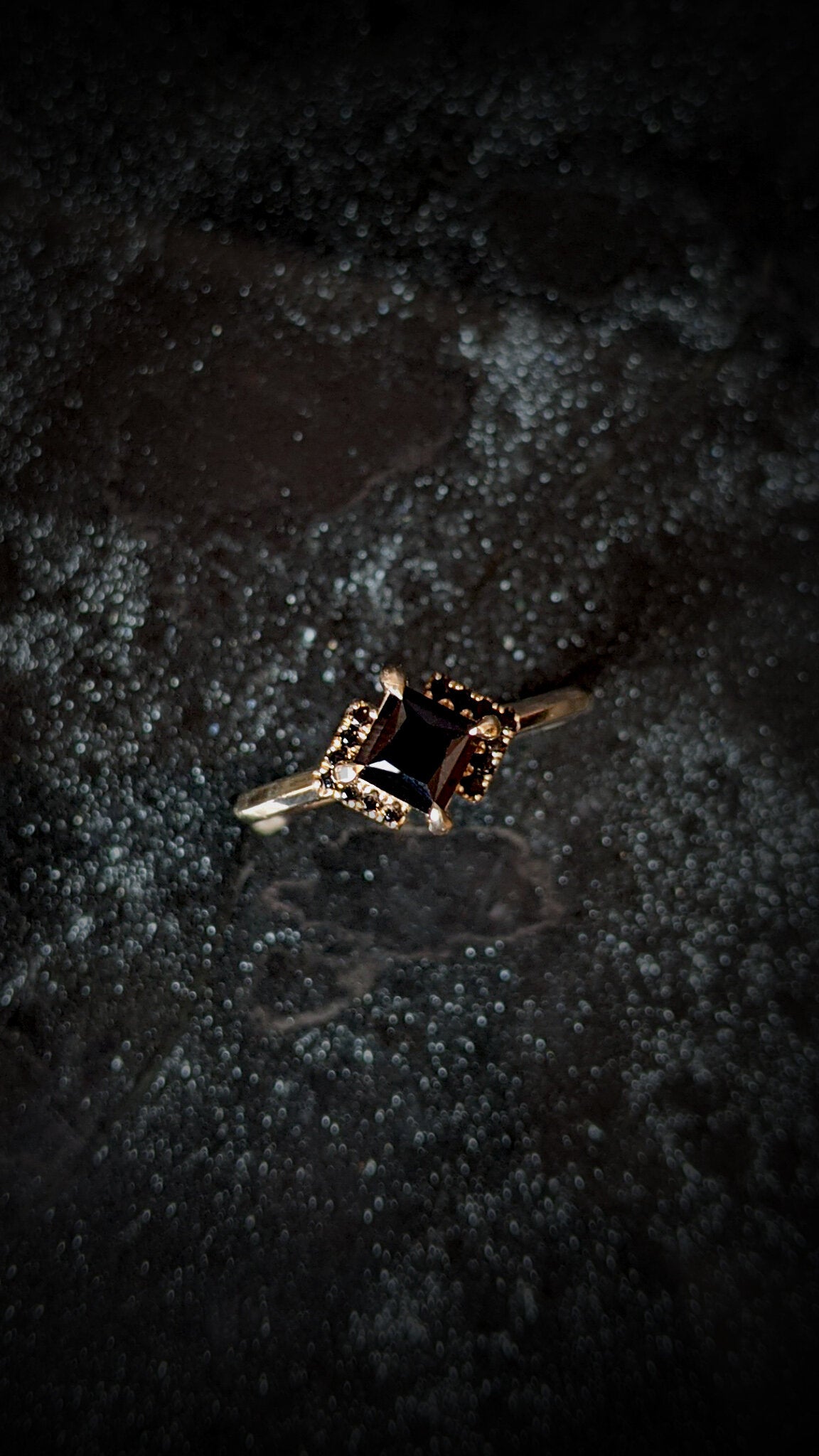 Andromeda Black Spinel Chevron Halo