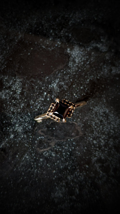 Andromeda Black Spinel Chevron Halo