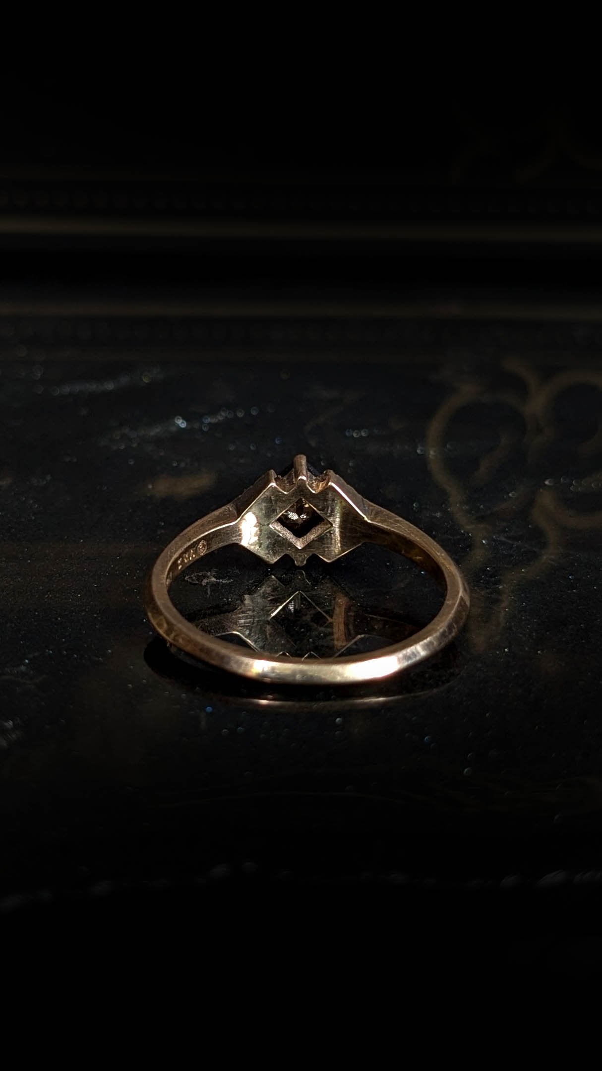 Andromeda Black Diamond Chevron Halo