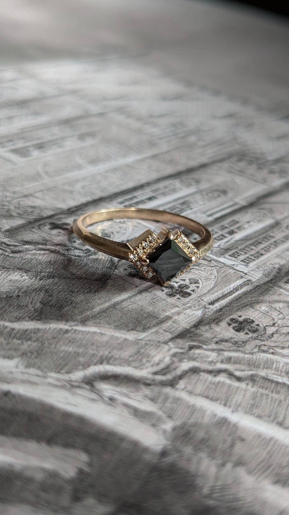 Andromeda Black Diamond Chevron Halo