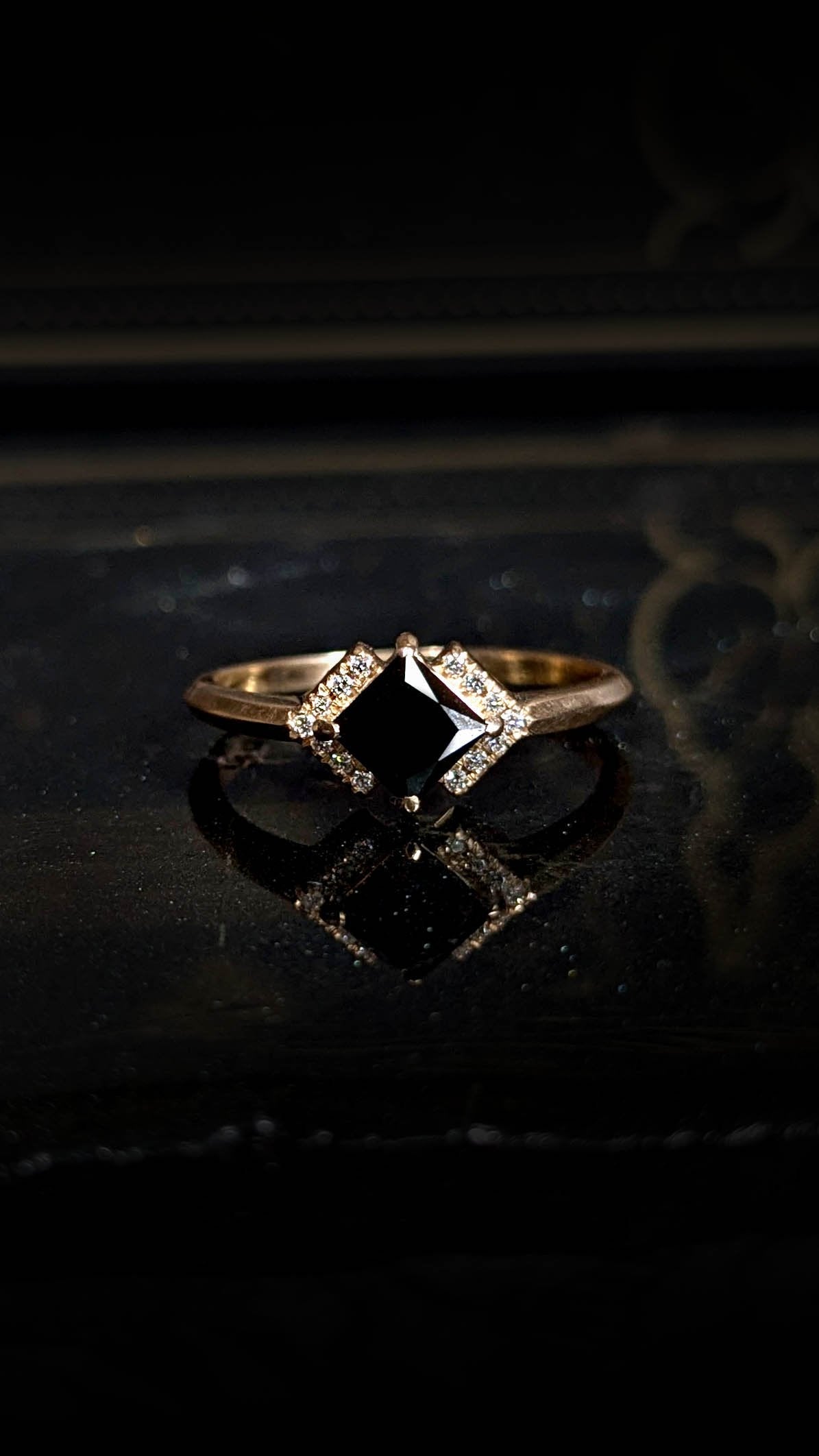 Andromeda Black Diamond Chevron Halo