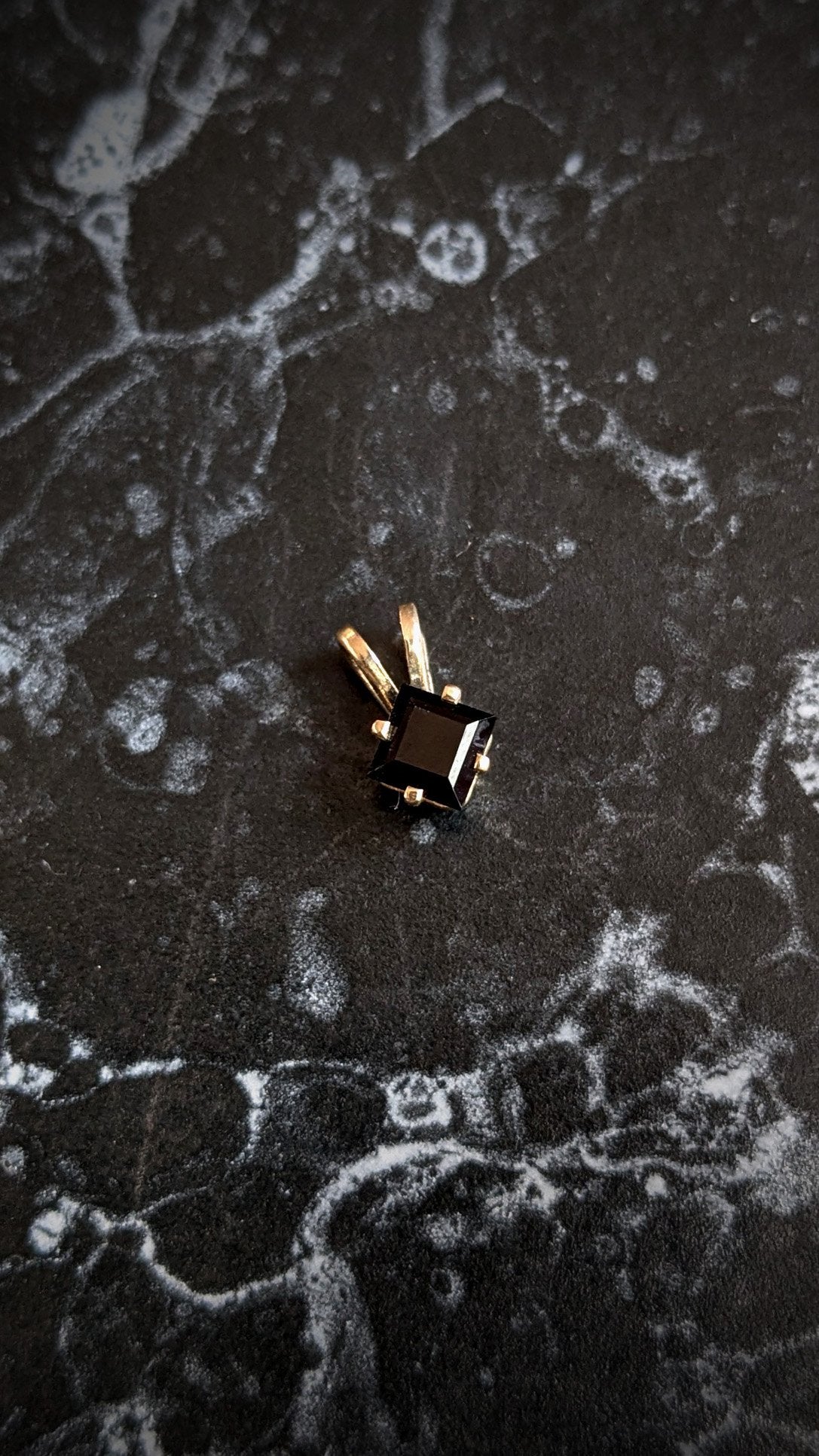 Azulon Black Spinel Pendant