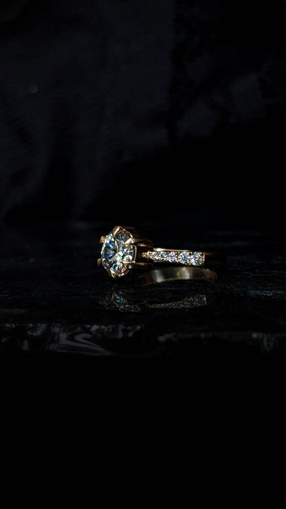 Catelyn Grey Moissanite Graduated Ring
