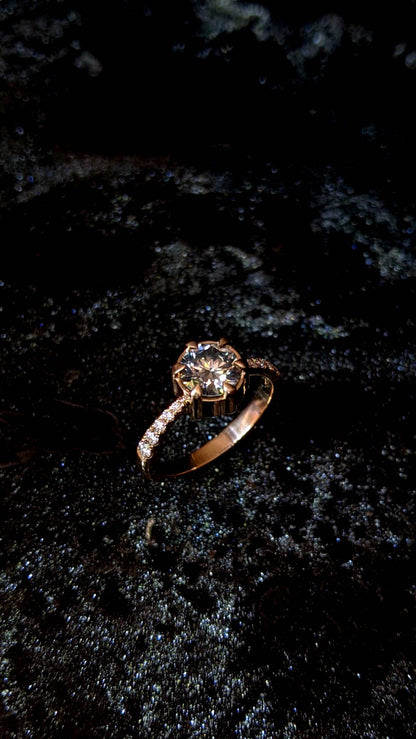 Catelyn Grey Moissanite Graduated Ring