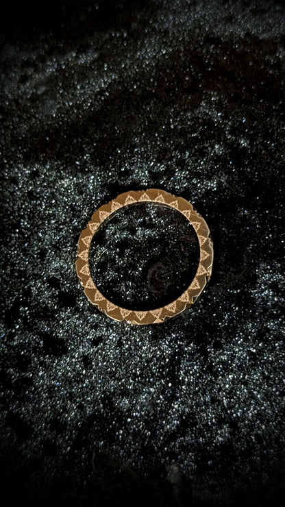 Circe Diamond Cut Band
