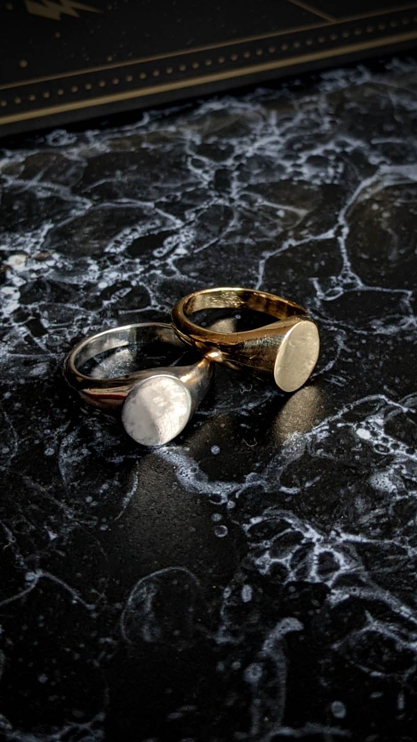 Classic Oval Signet
