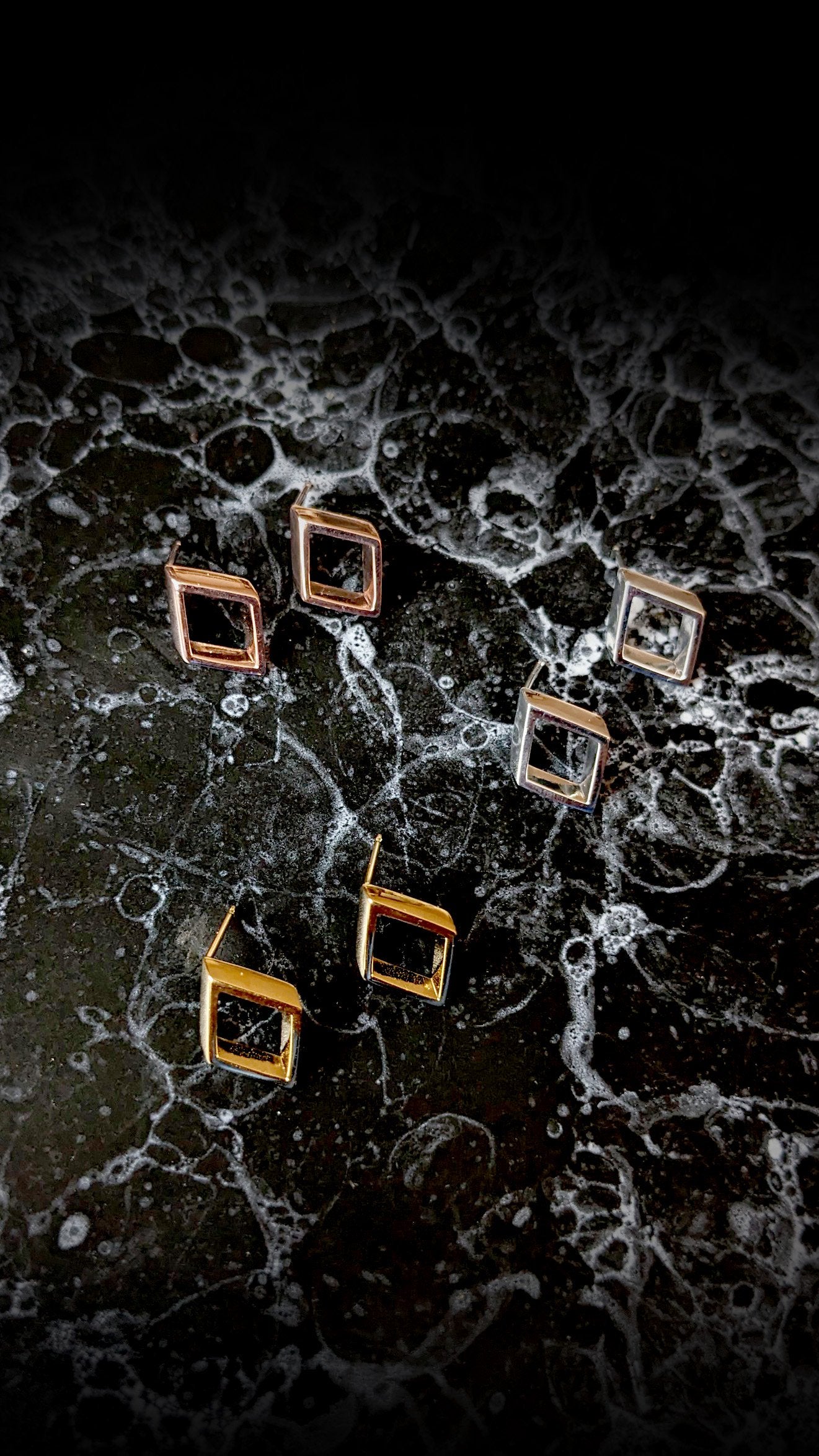 DIA Open Stud Earrings