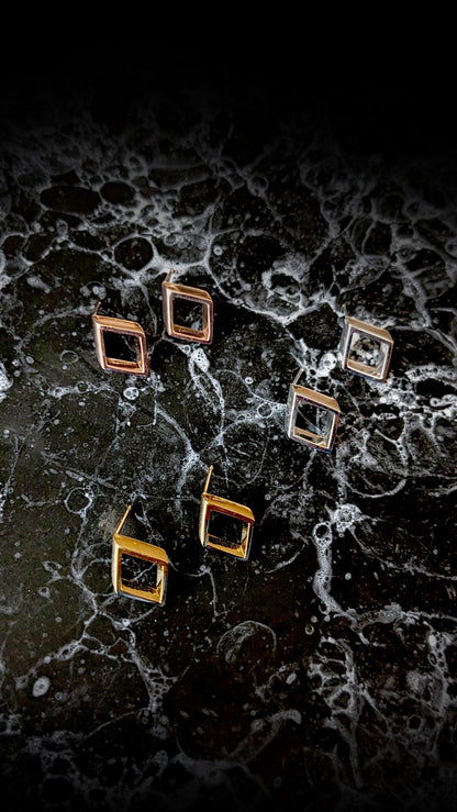 DIA Open Stud Earrings