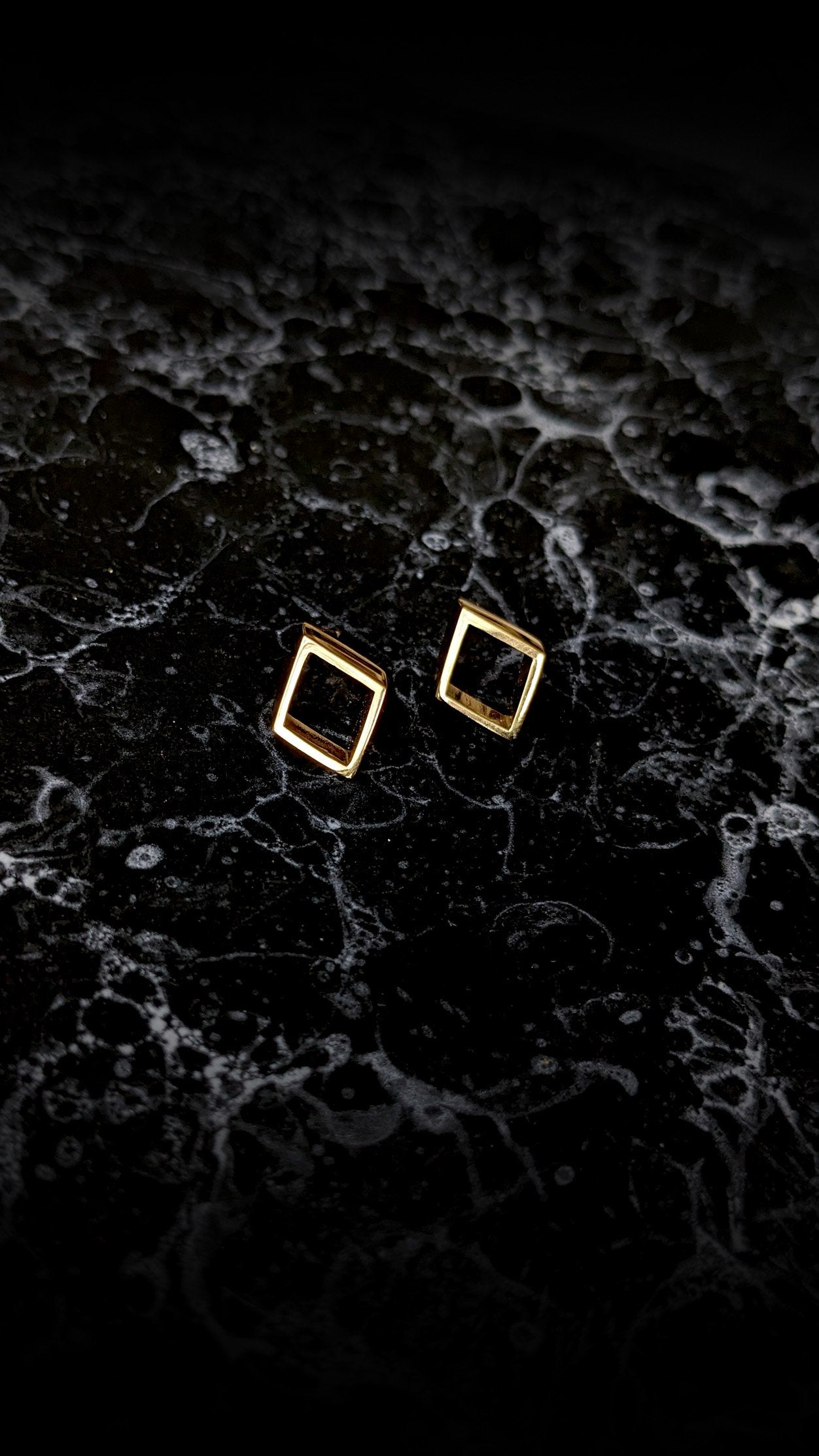 DIA Open Stud Earrings