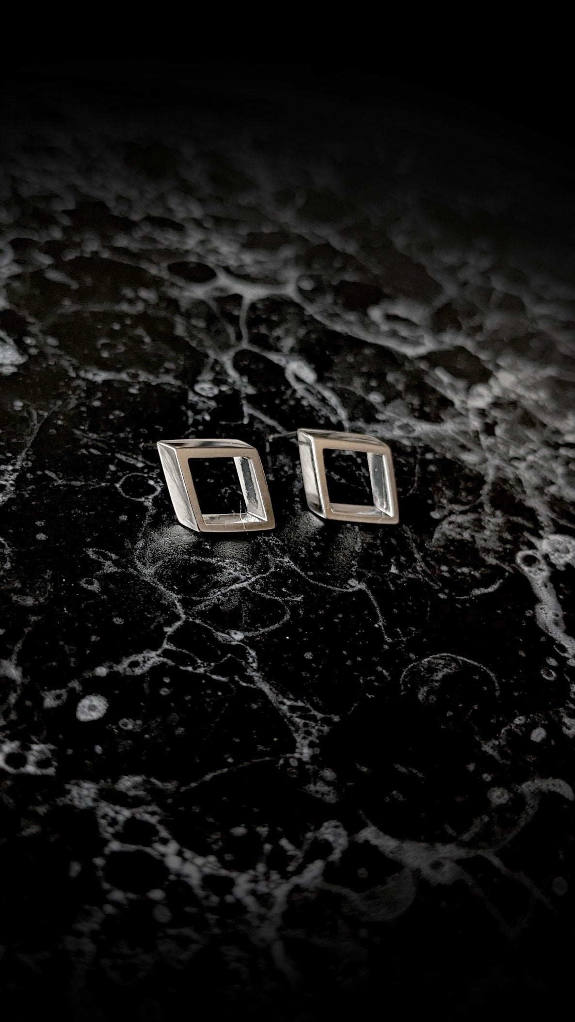 DIA Open Stud Earrings