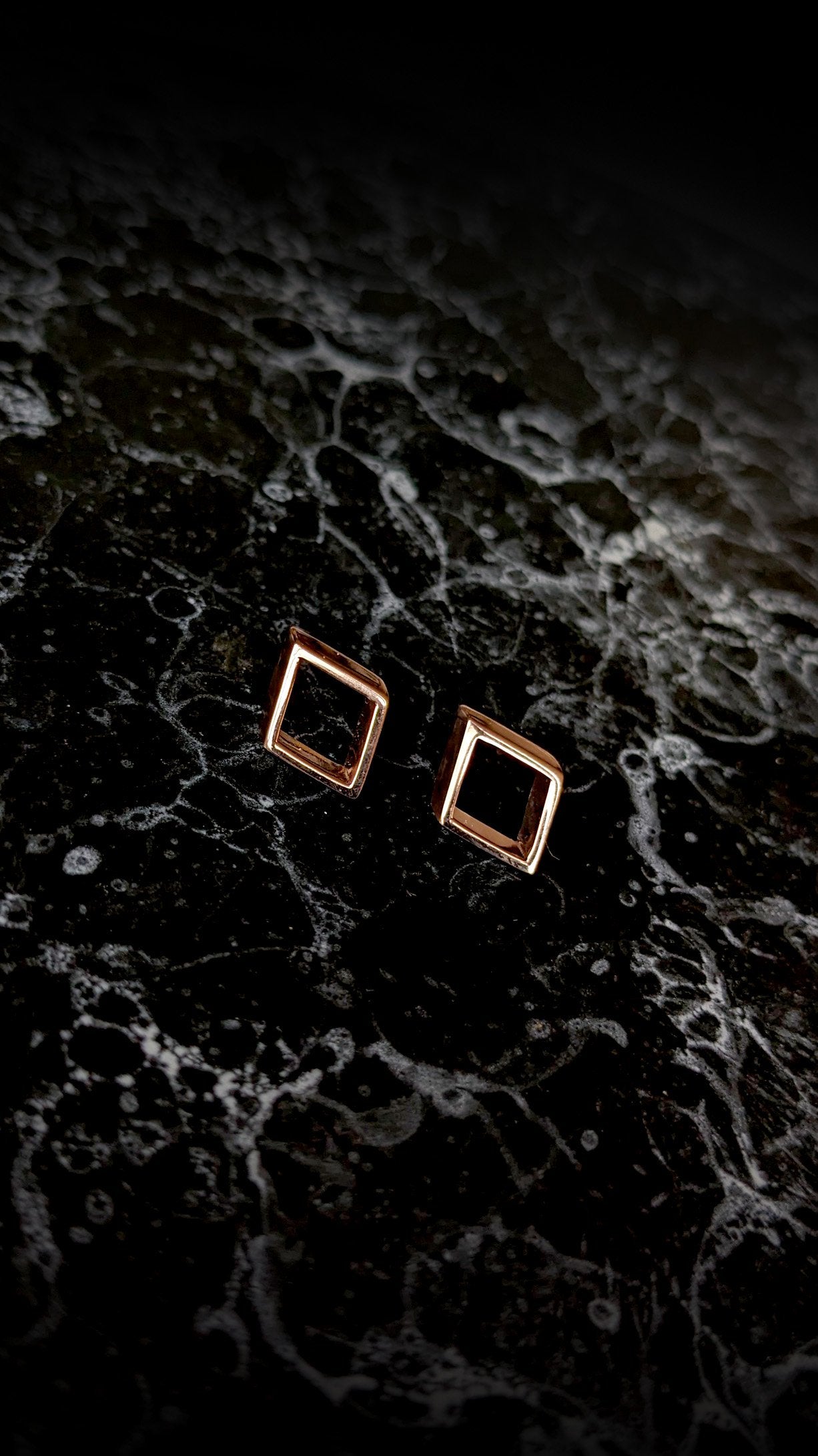 DIA Open Stud Earrings