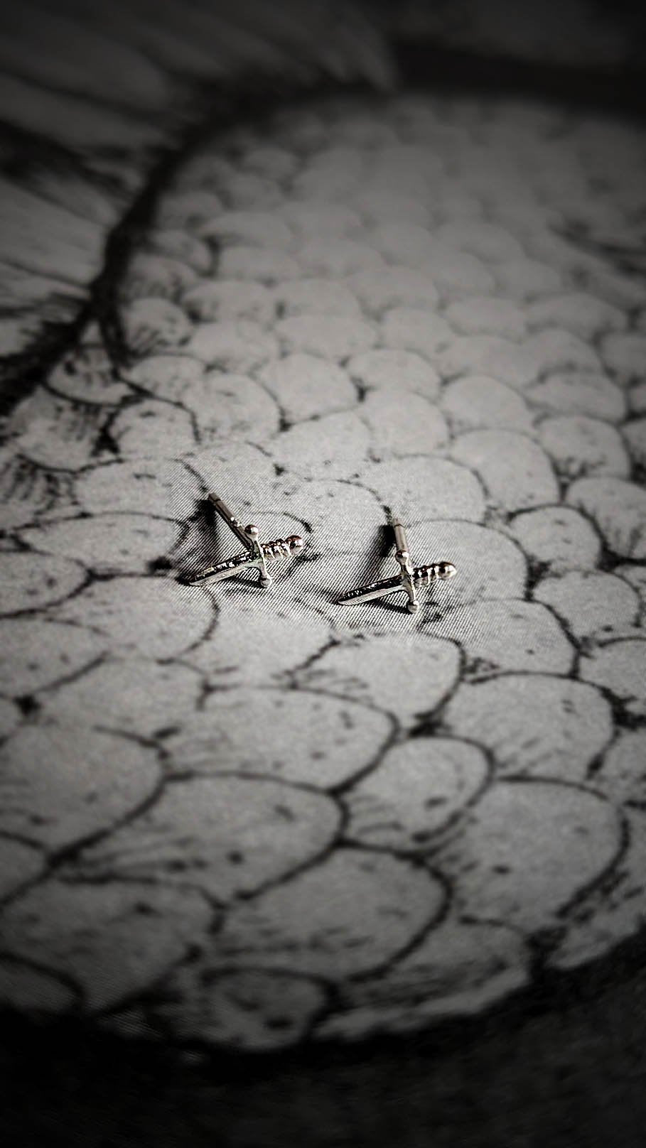 Dagger Studs