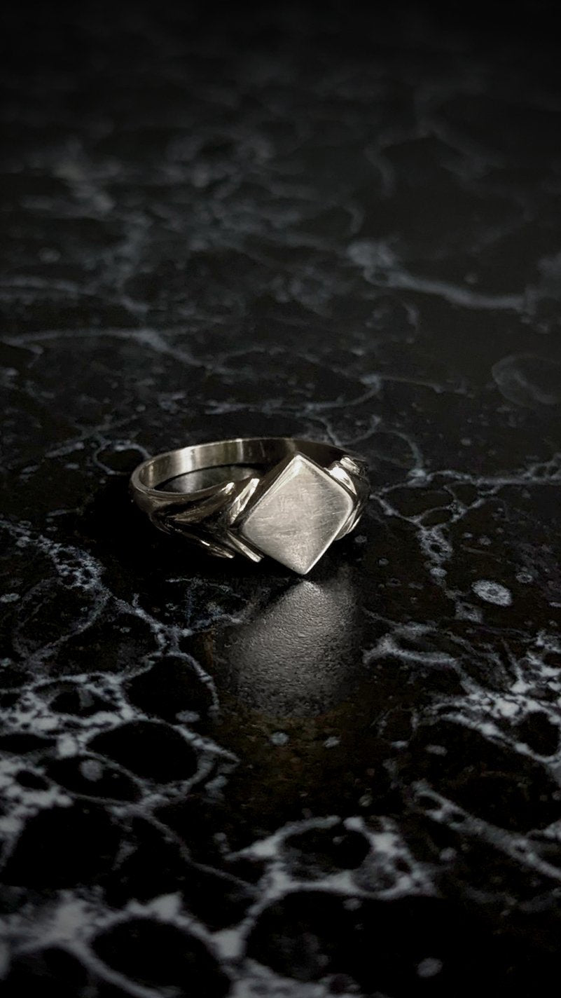 Deco Chevron Signet Ring