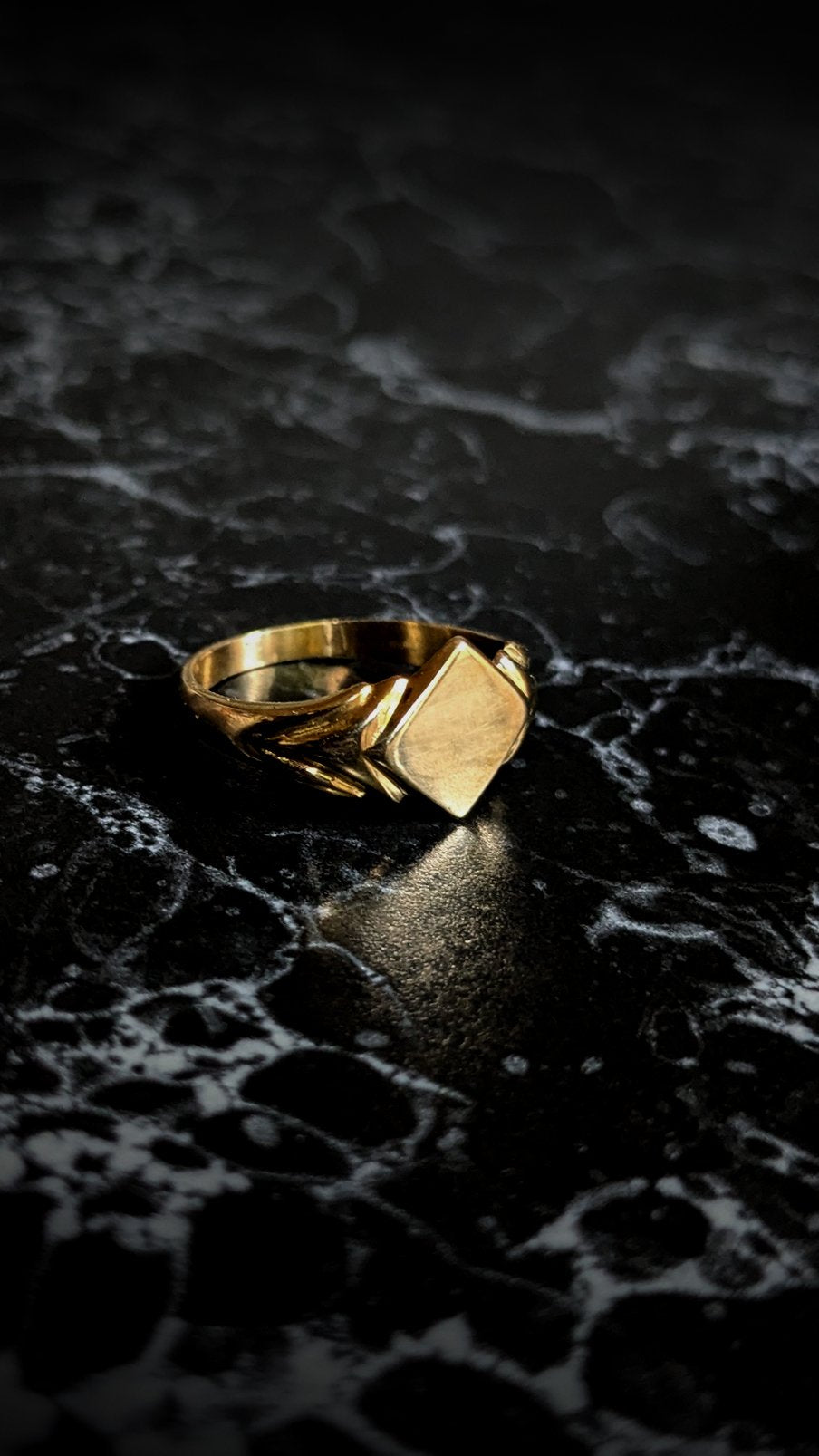 Deco Chevron Signet Ring