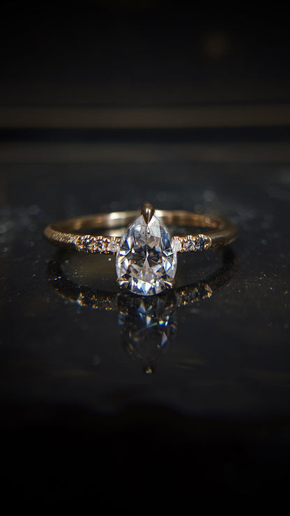 Draco Pear Ombre Accented Ring