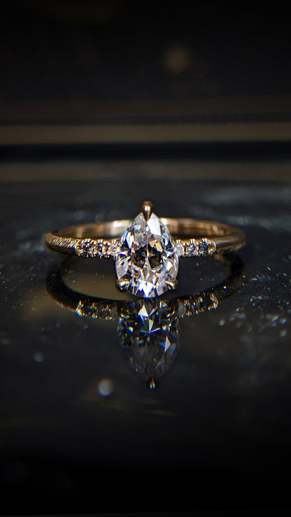 Draco Pear Ombre Accented Ring