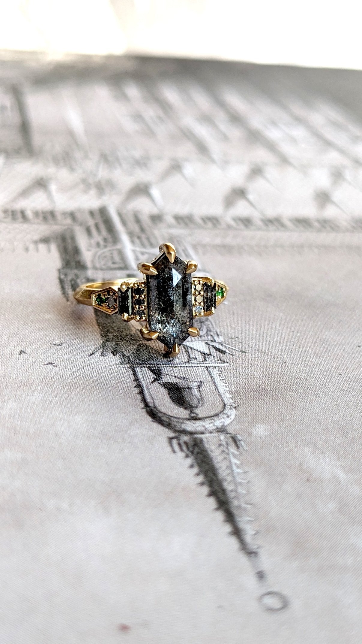 Elora Hexagon Salt & Pepper Deco Ring