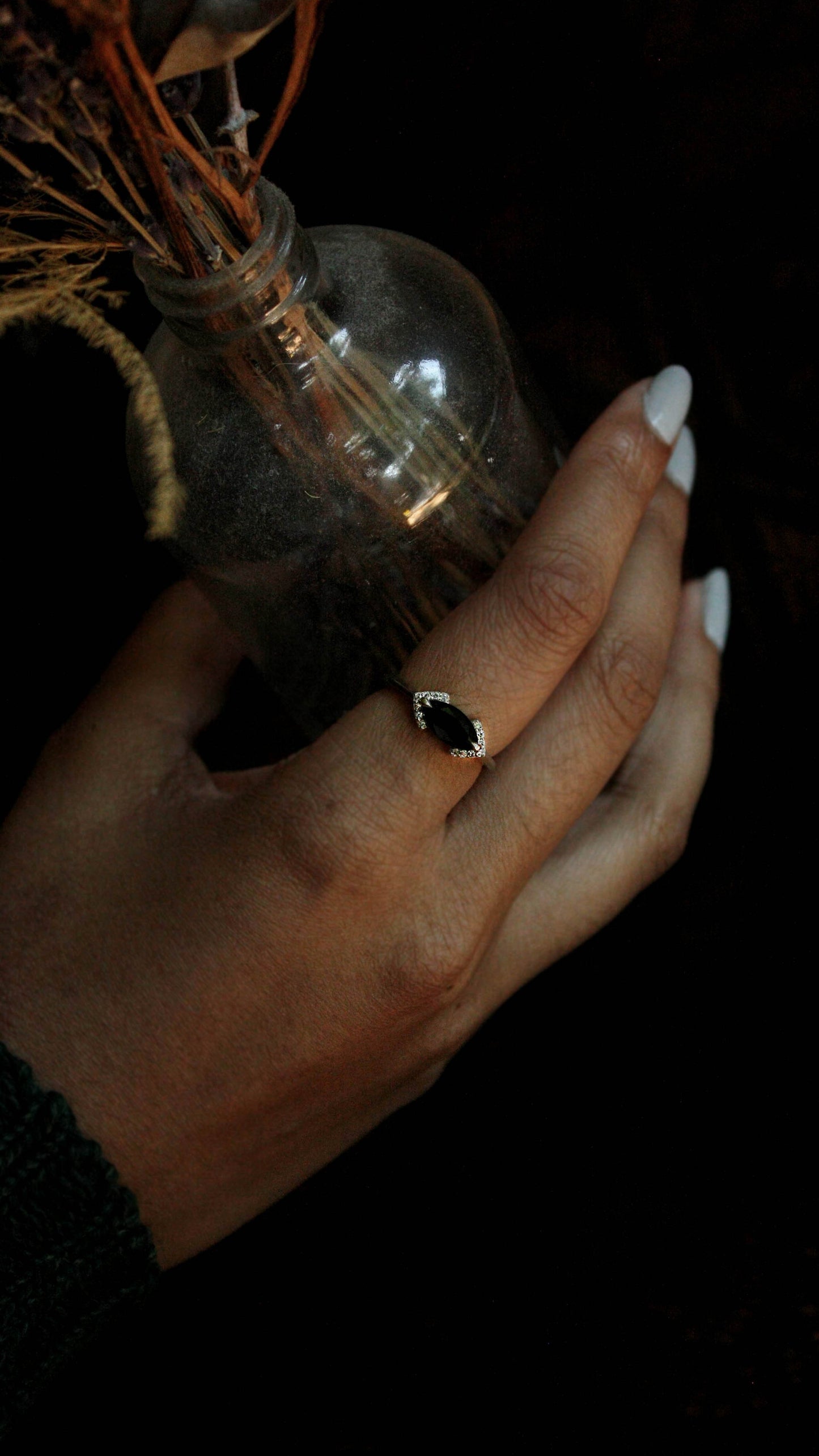 Elys Black Spinel Chevron Halo