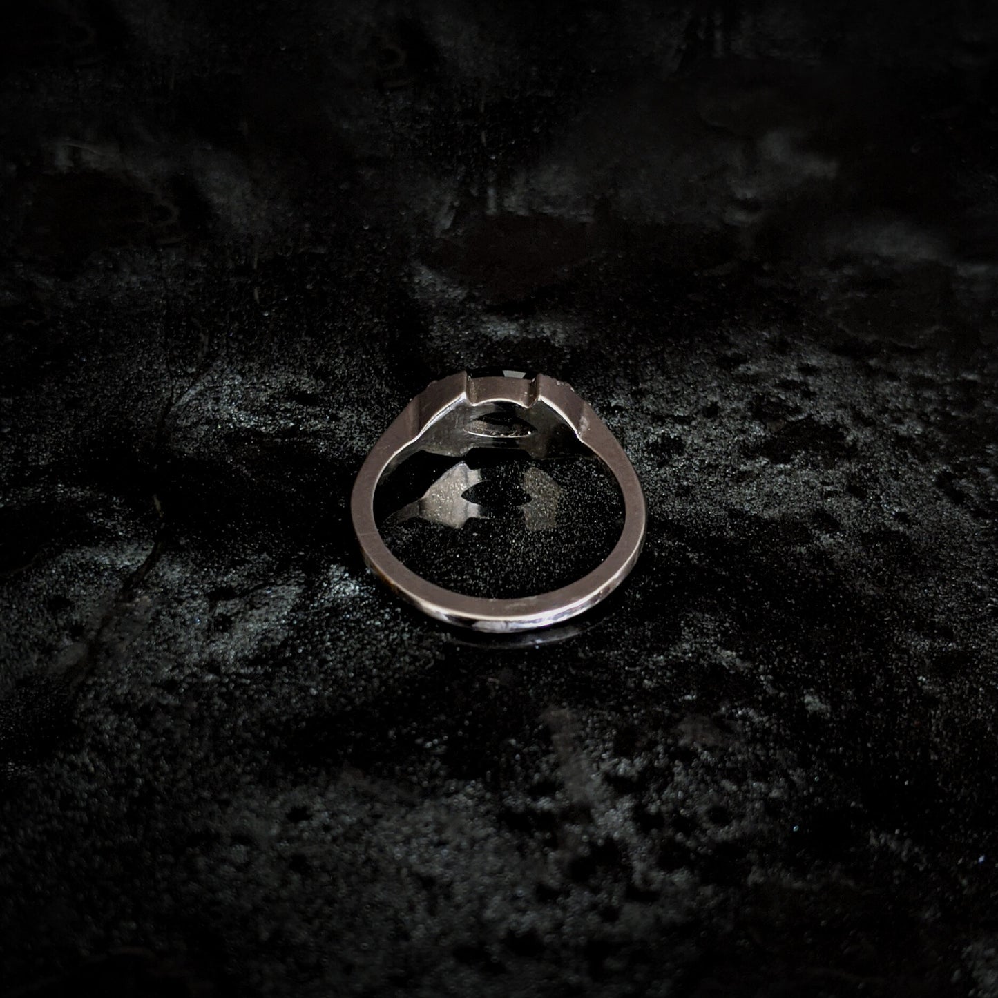 Elys Black Spinel Chevron Halo