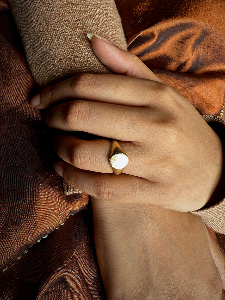Classic Oval Signet