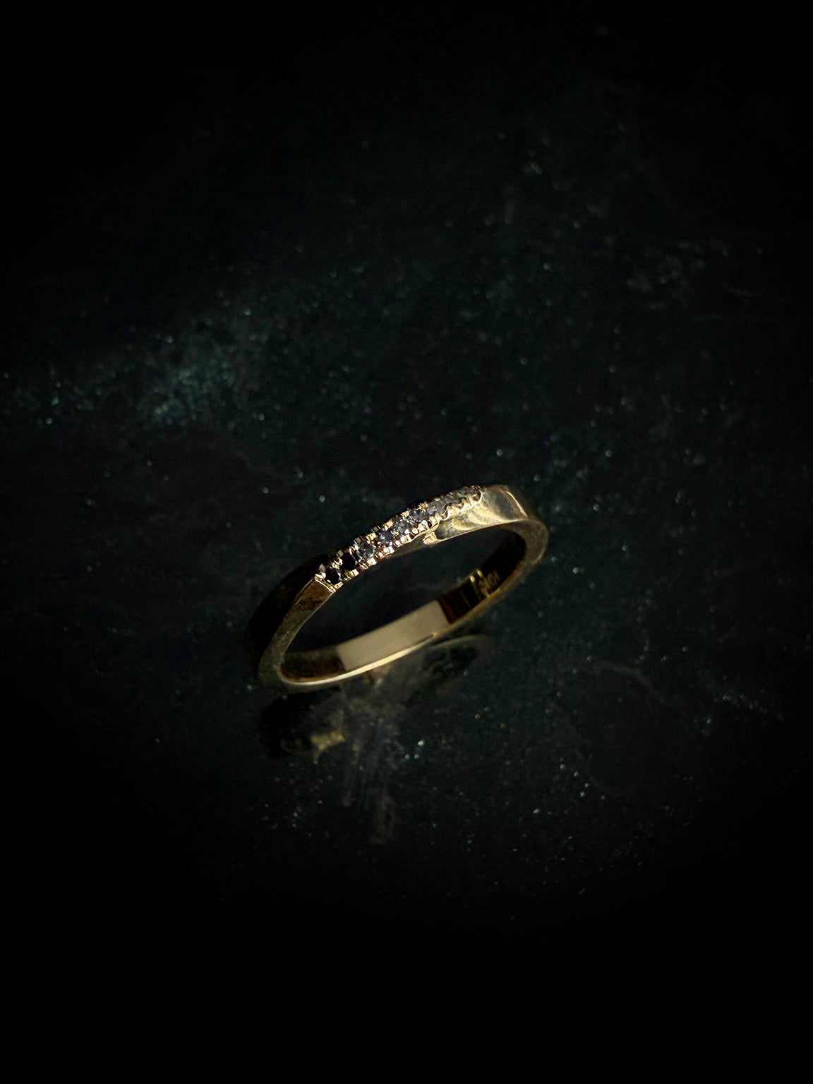 Ouroboros Ombre Diamond Band