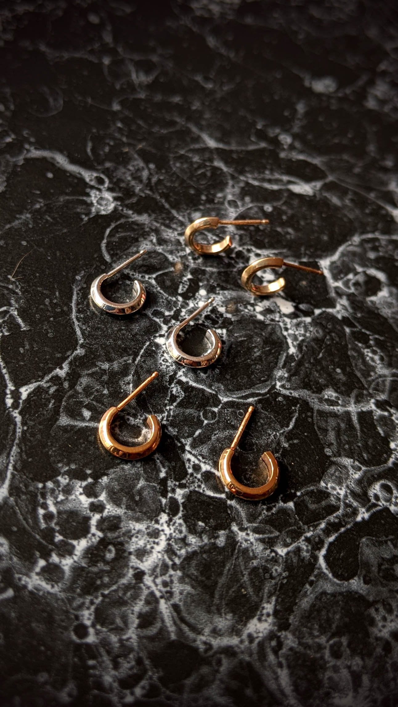 Knife Edge Hoop Studs