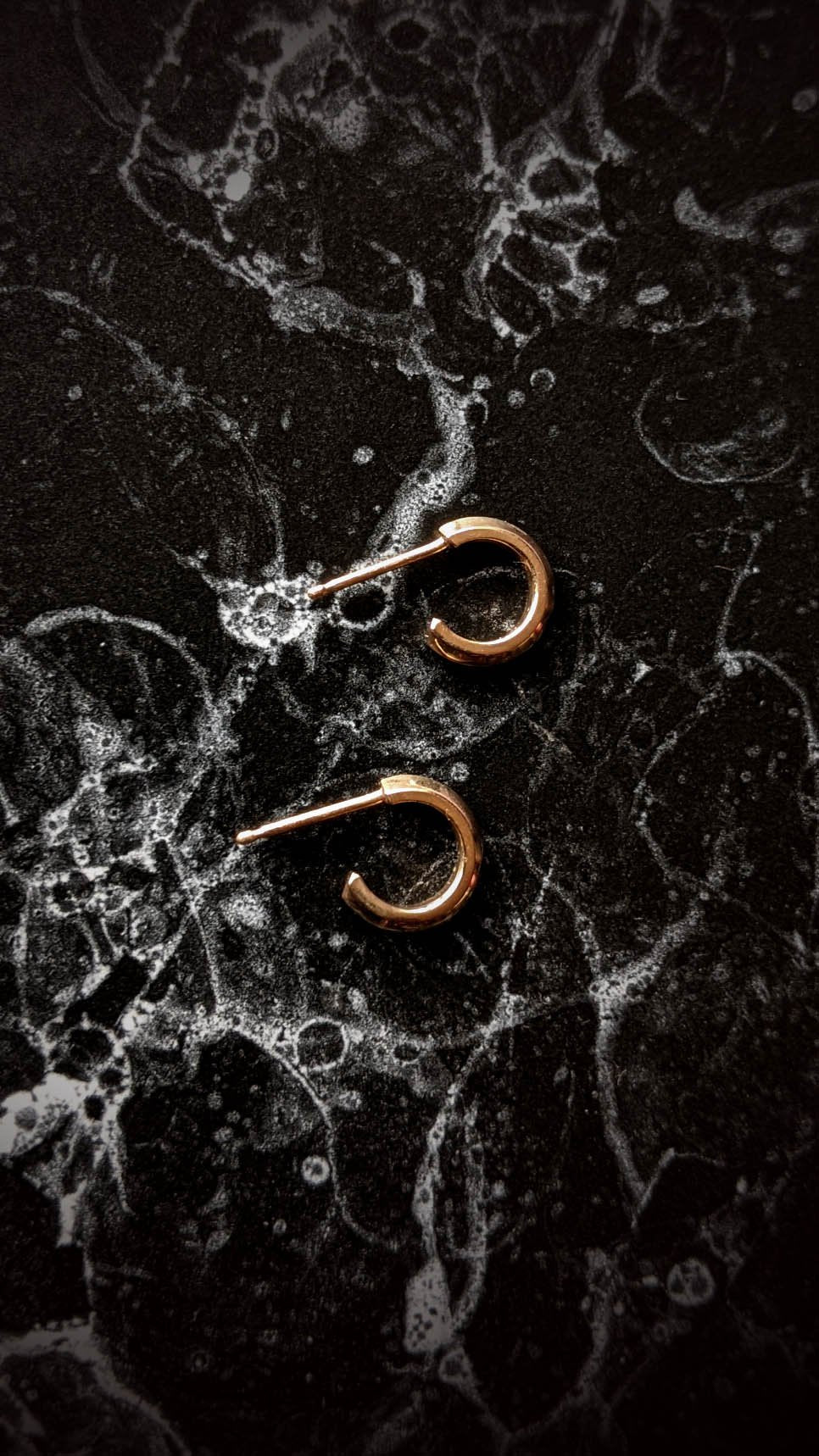 Knife Edge Hoop Studs