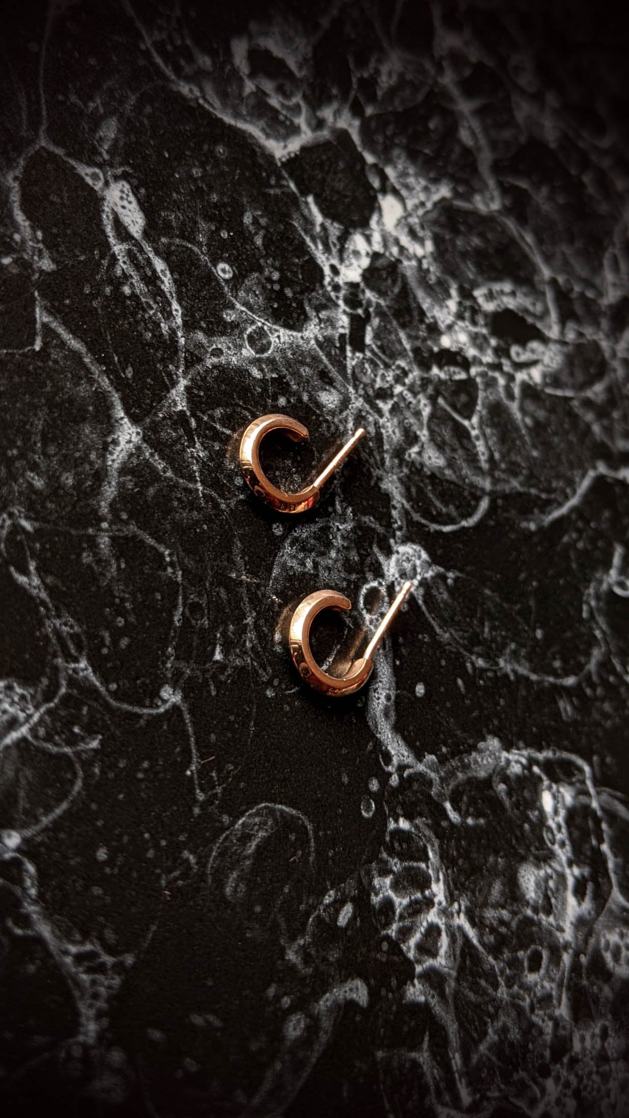 Knife Edge Hoop Studs