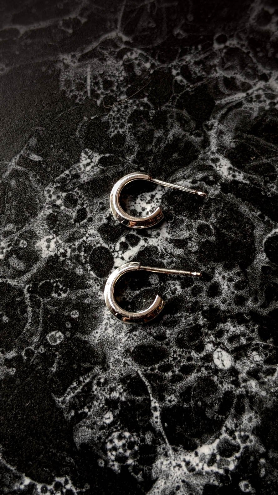 Knife Edge Hoop Studs