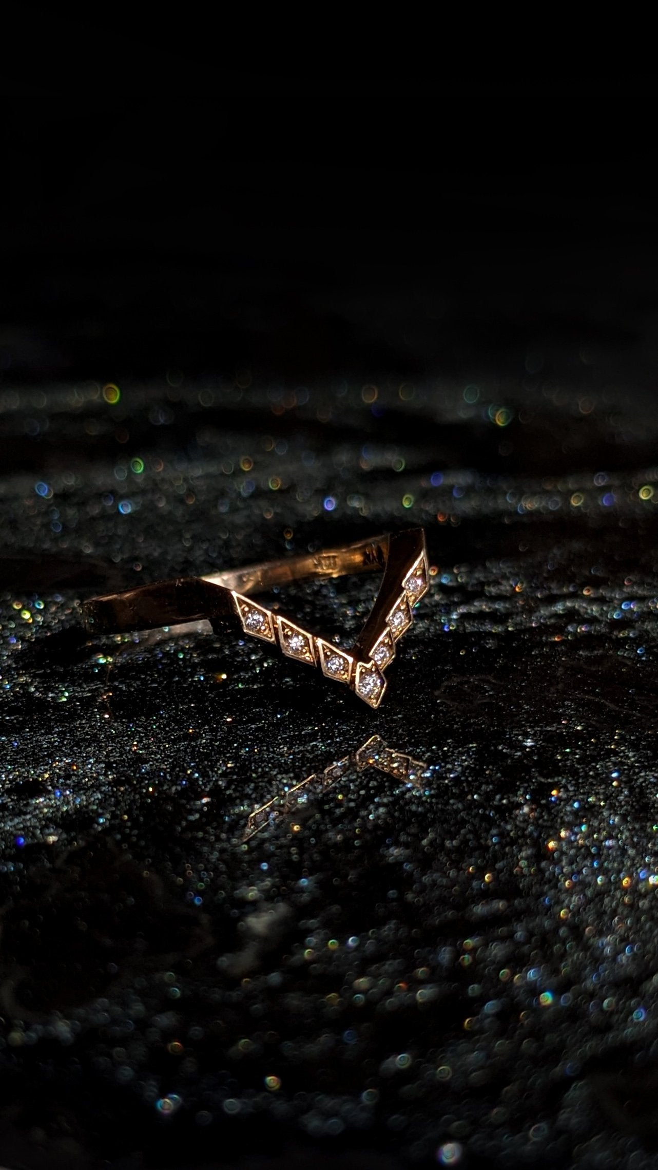 Kyoshi Moissanite Stepped Contour Band