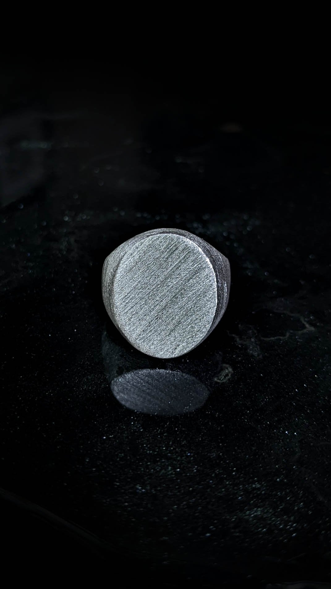 Oval Signet Ring - Large