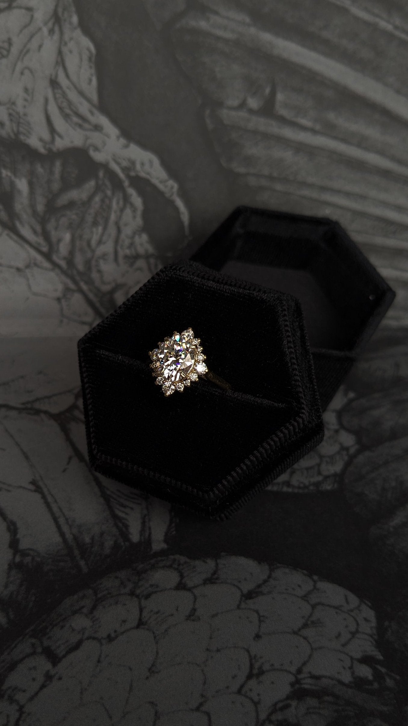 Large Velvet Ring Box - Black