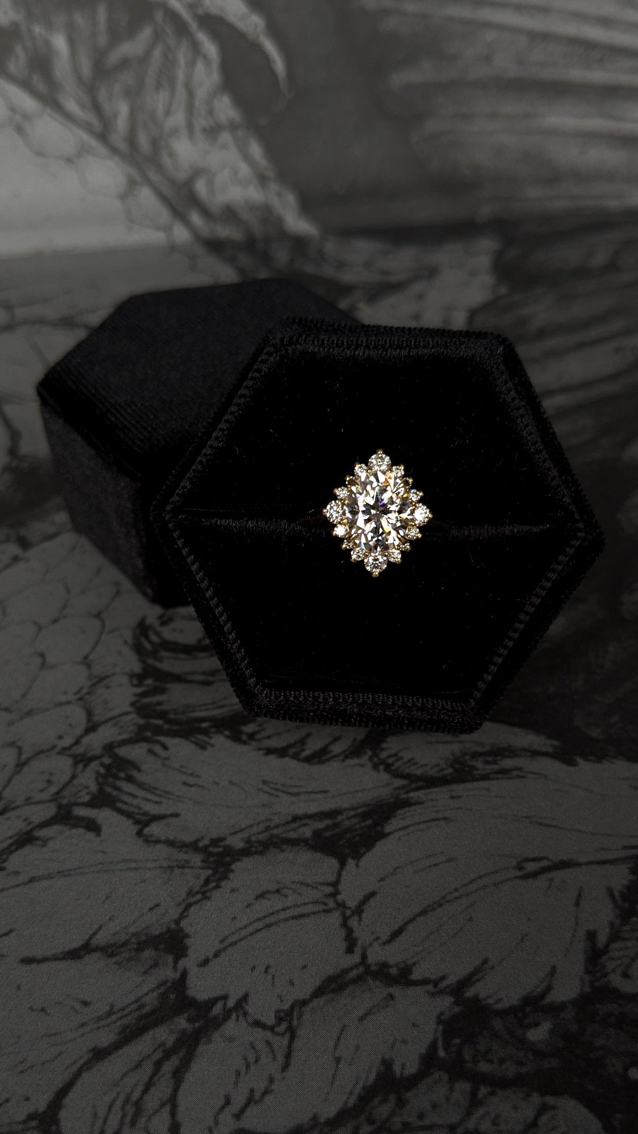 Large Velvet Ring Box - Black