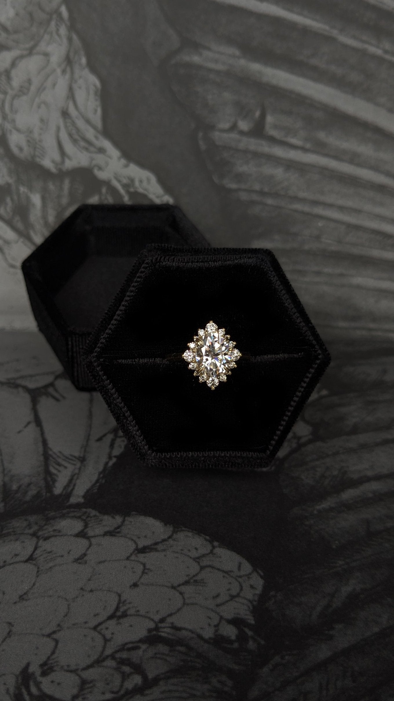 Large Velvet Ring Box - Black