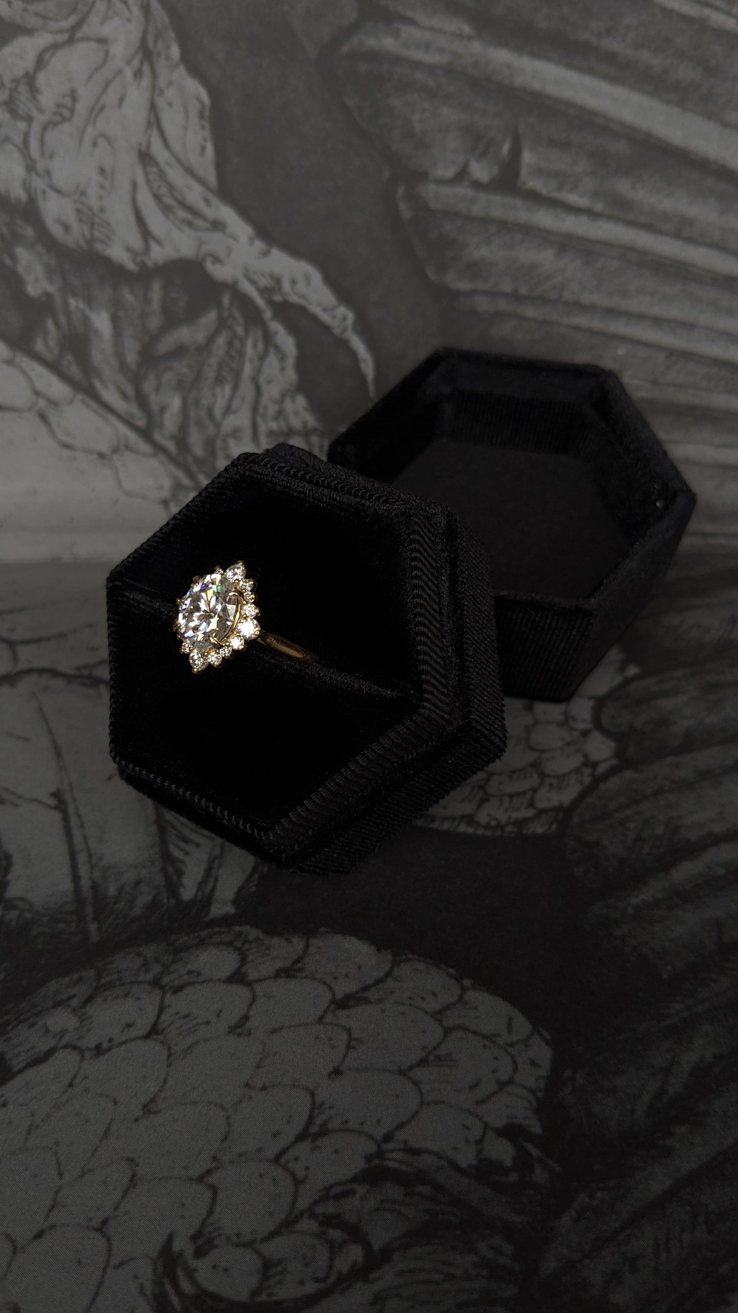 Large Velvet Ring Box - Black