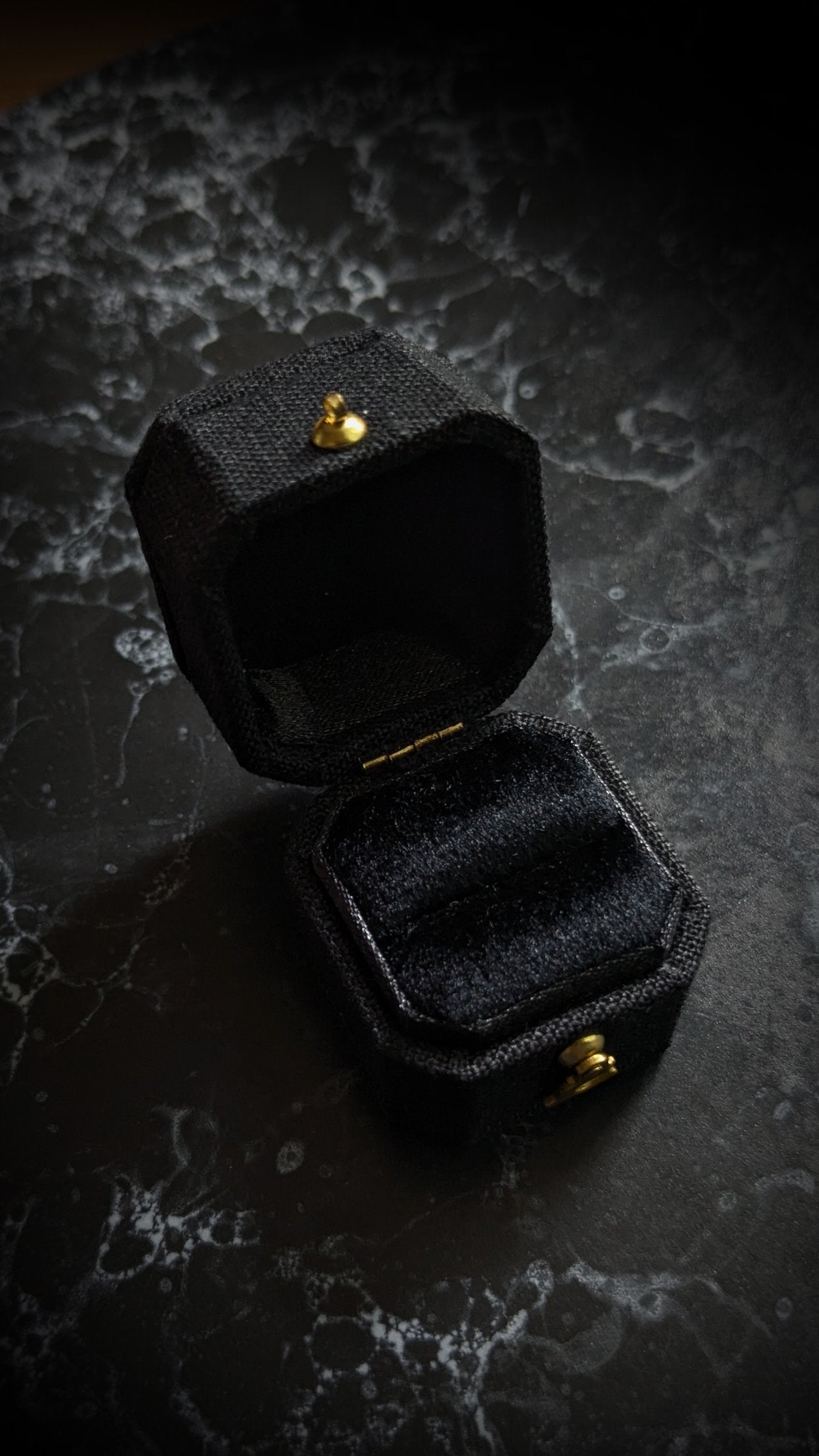 Mini Linen Ring Box - Black