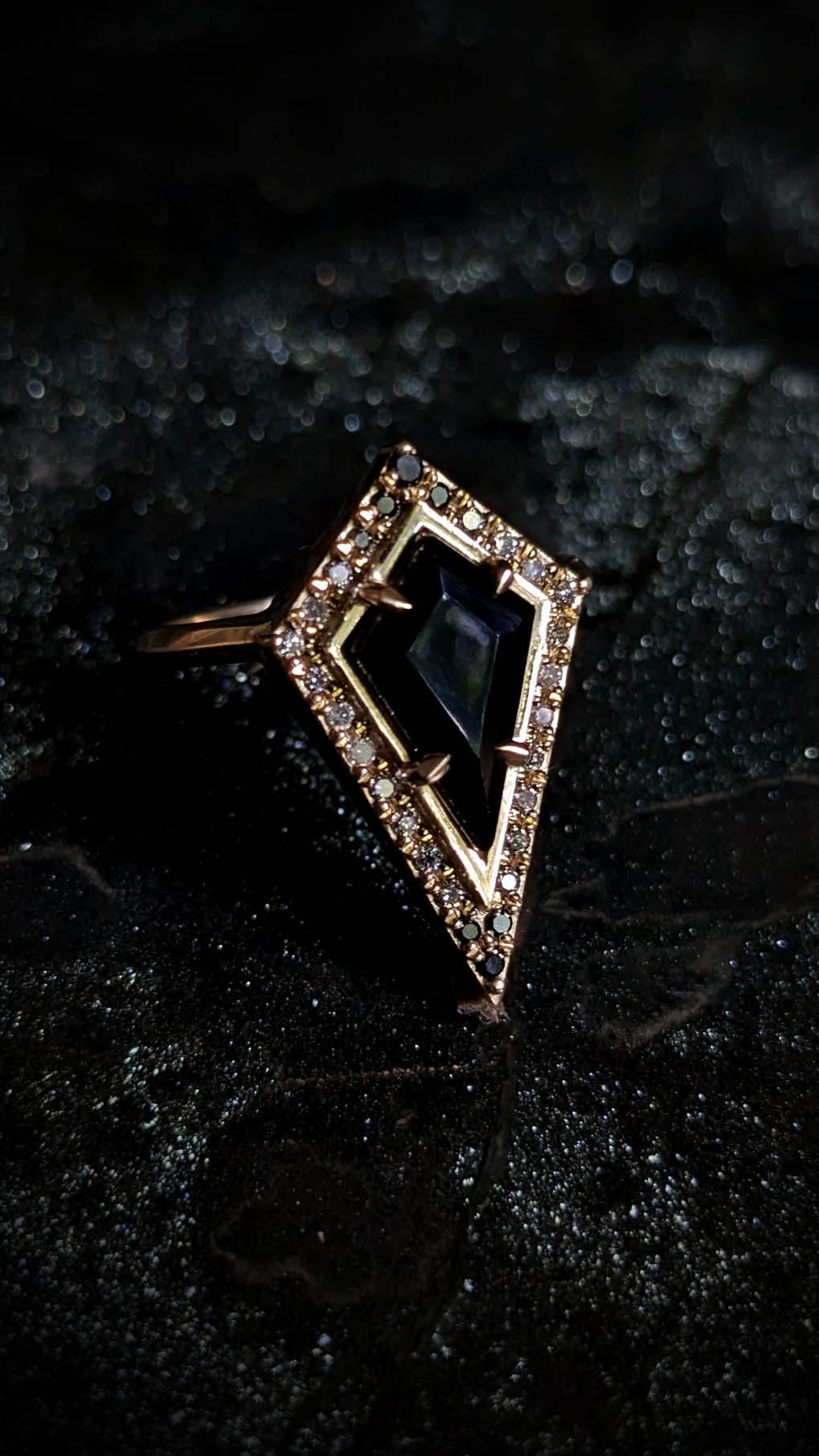 Nox v2 Spinel Kite Ombre Diamond Halo