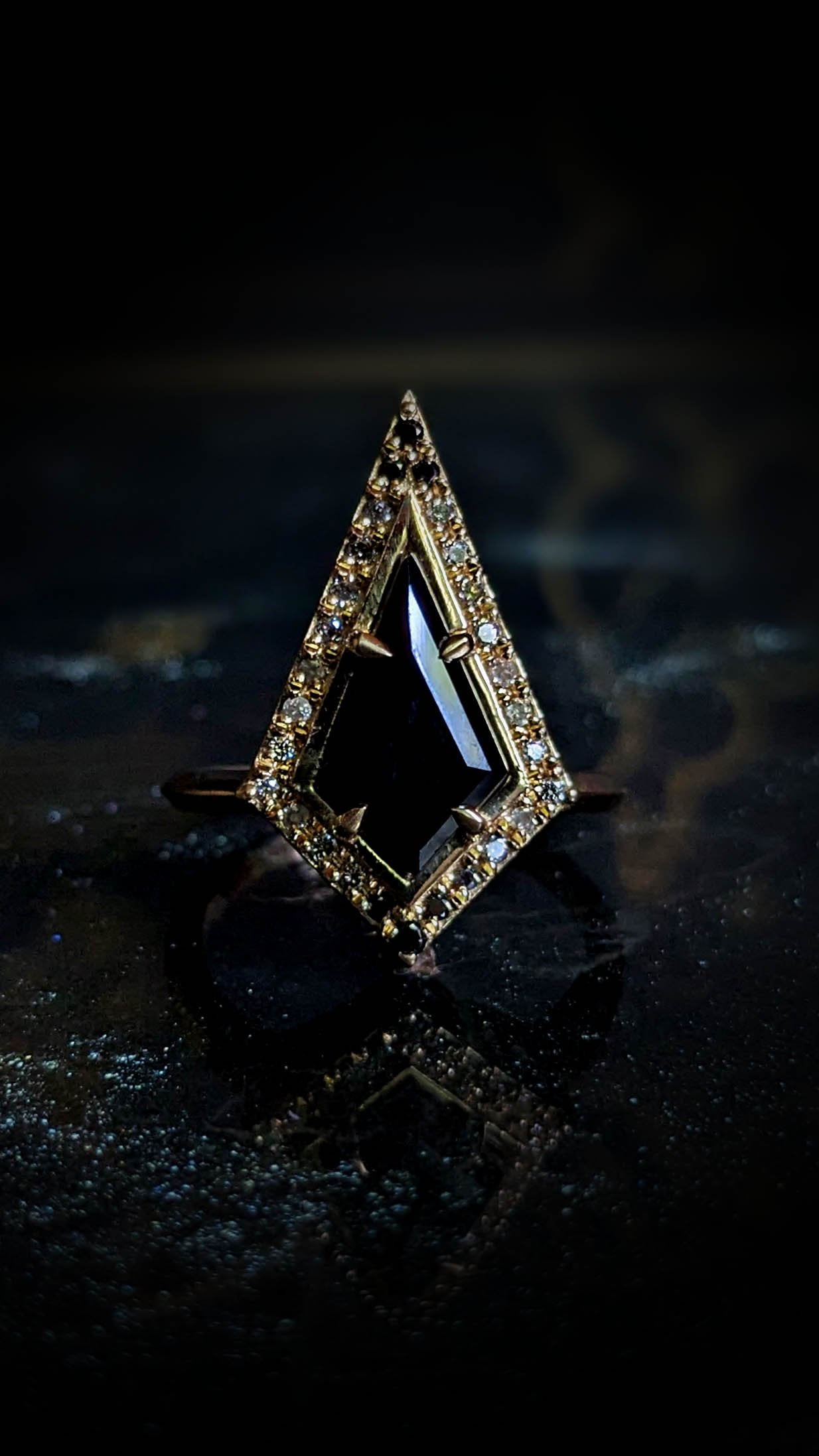Nox v2 Spinel Kite Ombre Diamond Halo