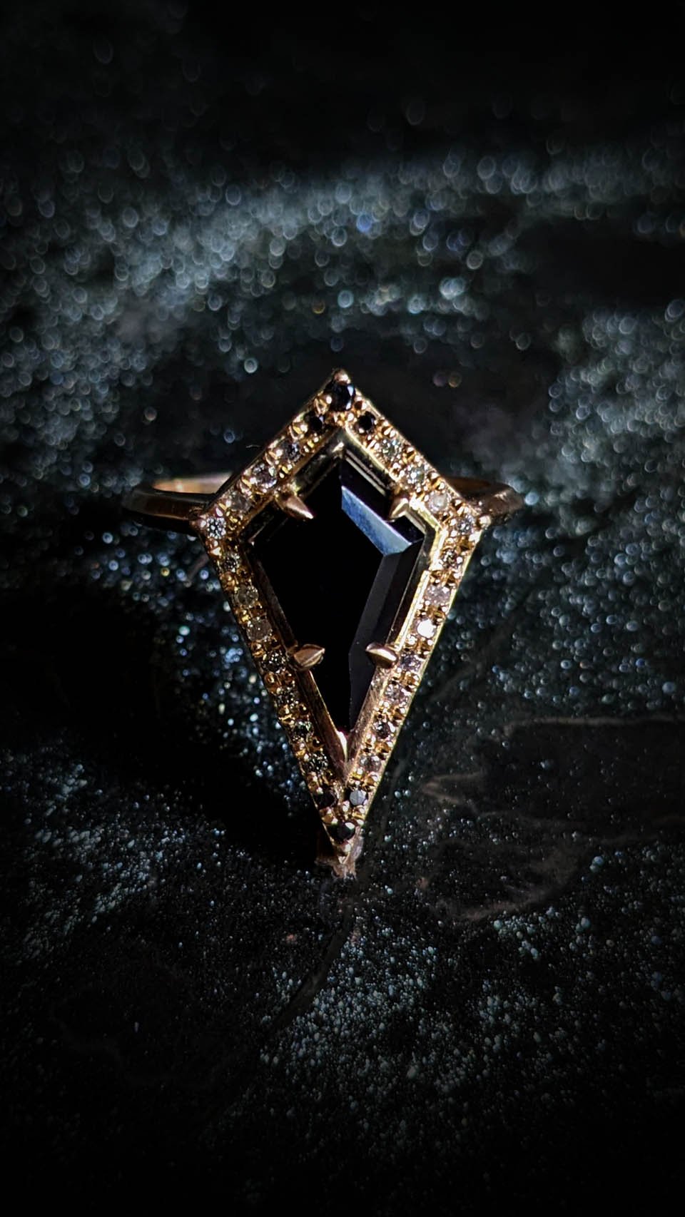 Nox v2 Spinel Kite Ombre Diamond Halo