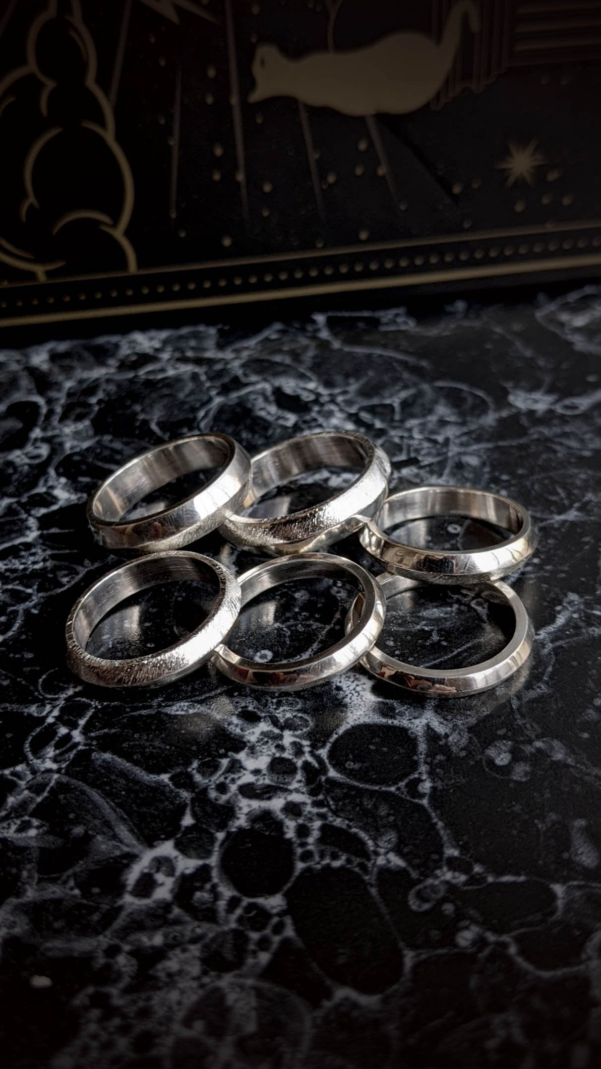 Syrio Knife Edge Rings