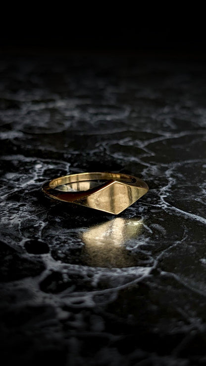 Star Flare Signet Ring